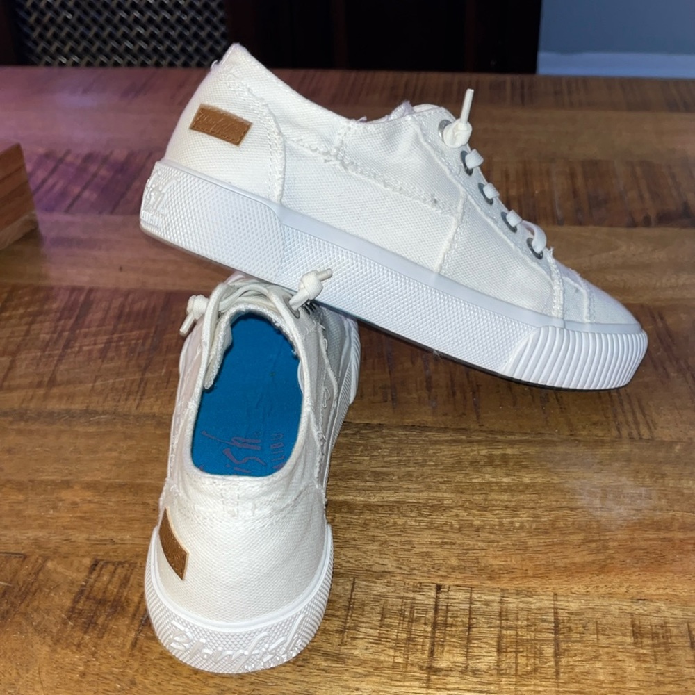 White size 7 shoes